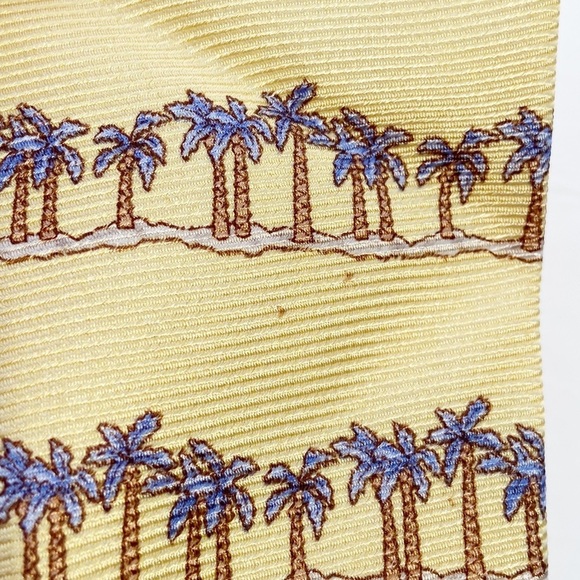 Tommy Hilfiger Men’s 100% Silk Tie - Picture 3 of 5